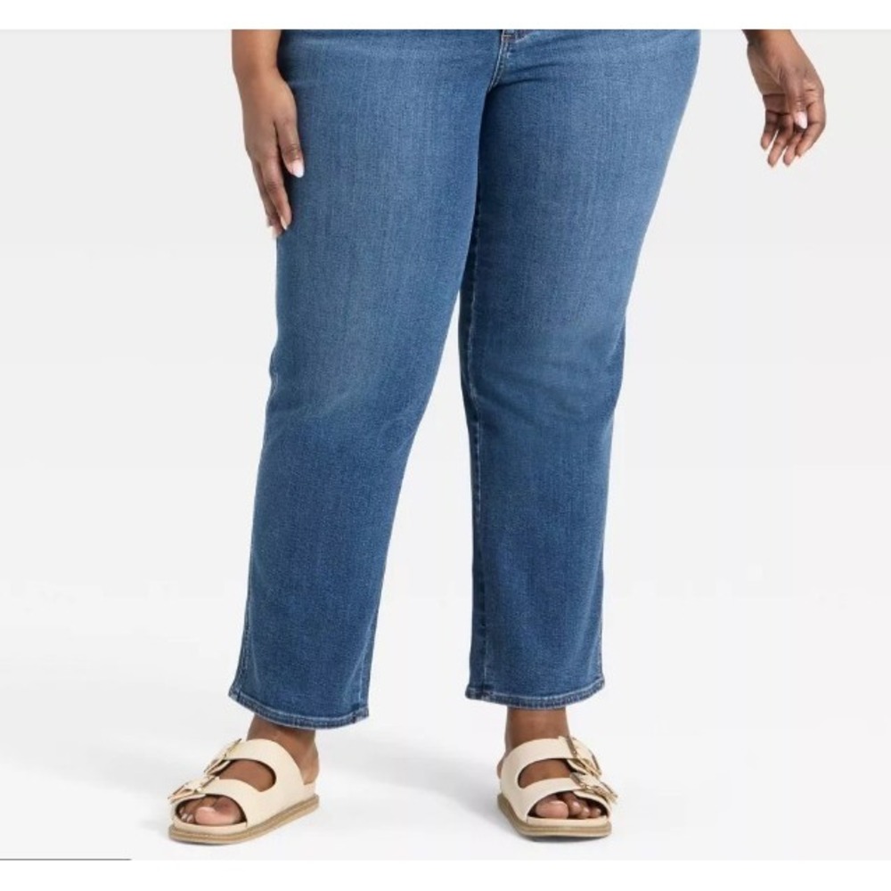 Highest Rise Straight Leg Jean Size‎ 17 NWT Universal Thread